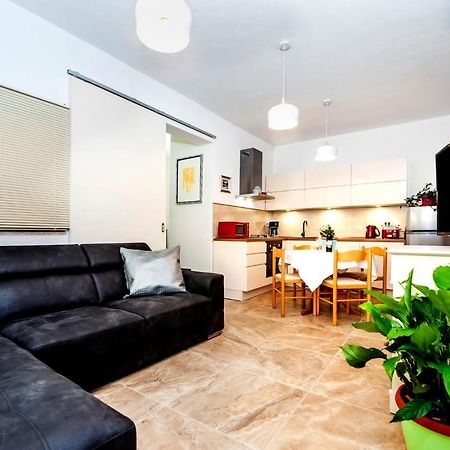 Apartments Karmen Ровинь Экстерьер фото