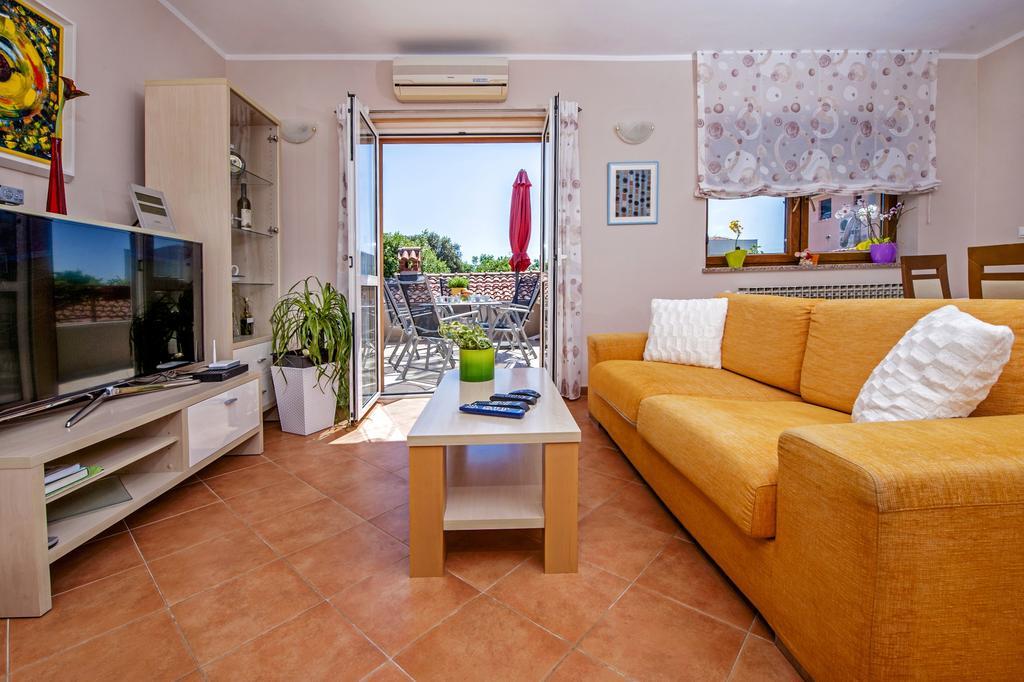Apartments Karmen Ровинь Экстерьер фото