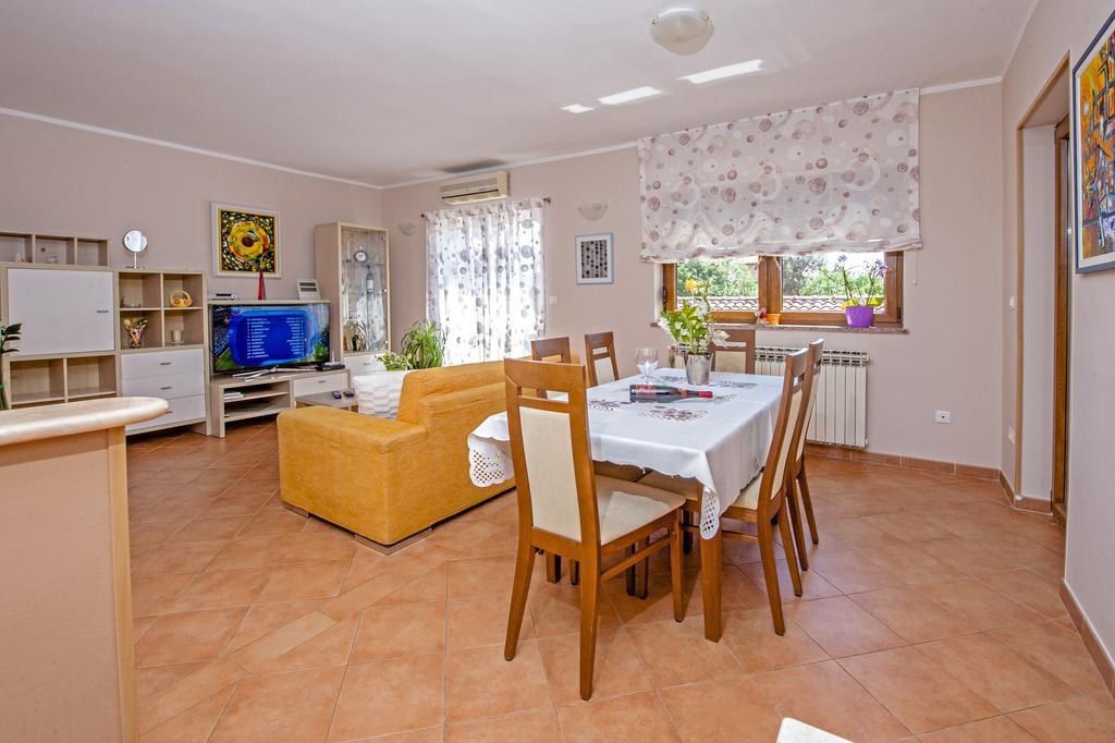Apartments Karmen Ровинь Экстерьер фото