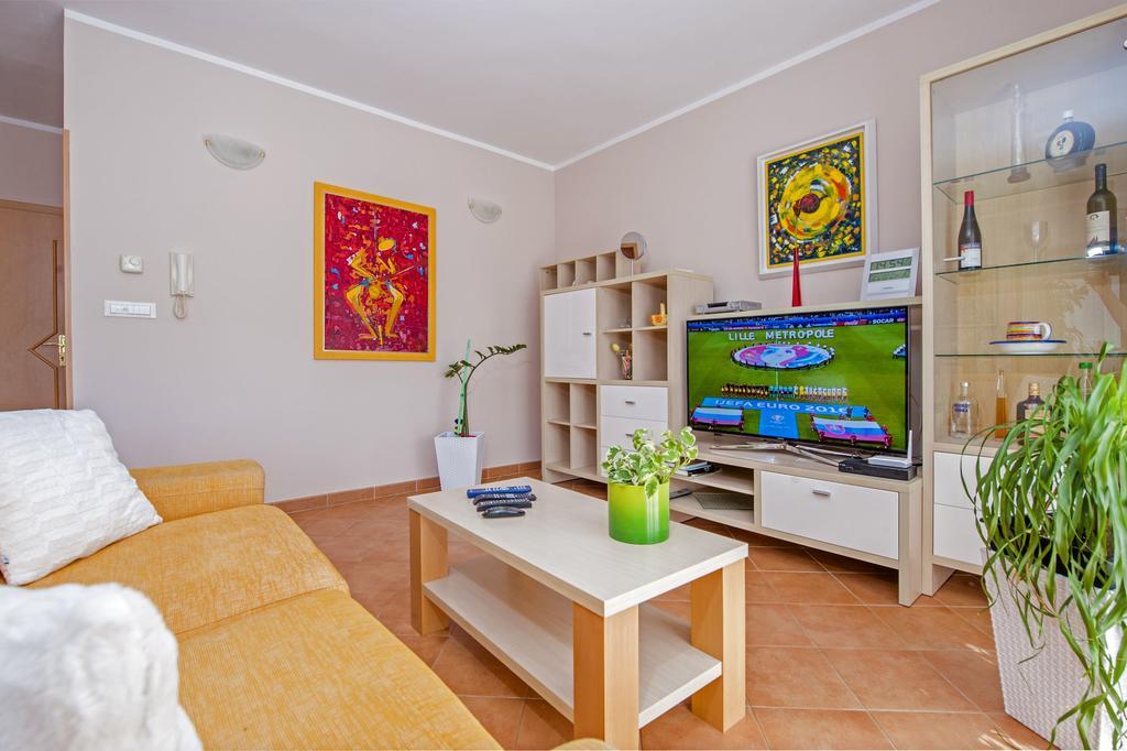 Apartments Karmen Ровинь Экстерьер фото