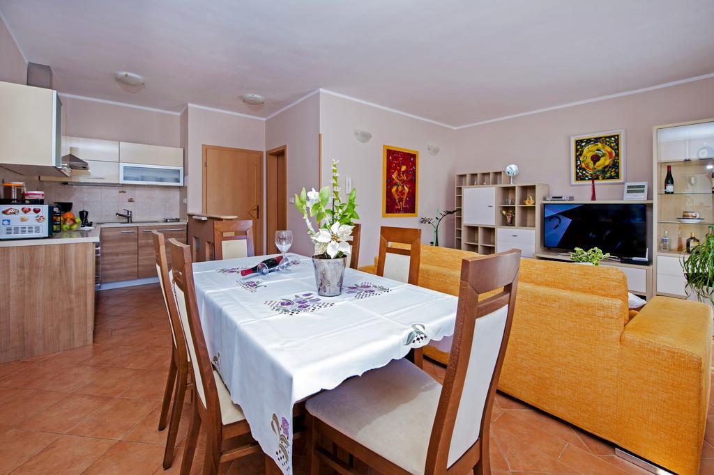 Apartments Karmen Ровинь Экстерьер фото