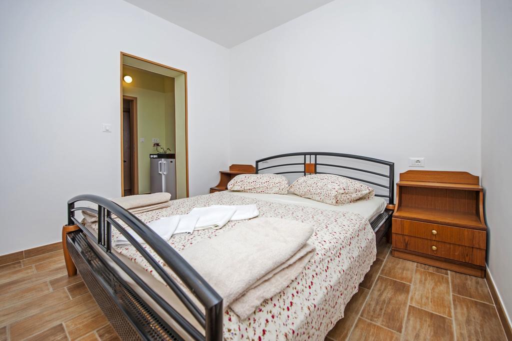 Apartments Karmen Ровинь Экстерьер фото