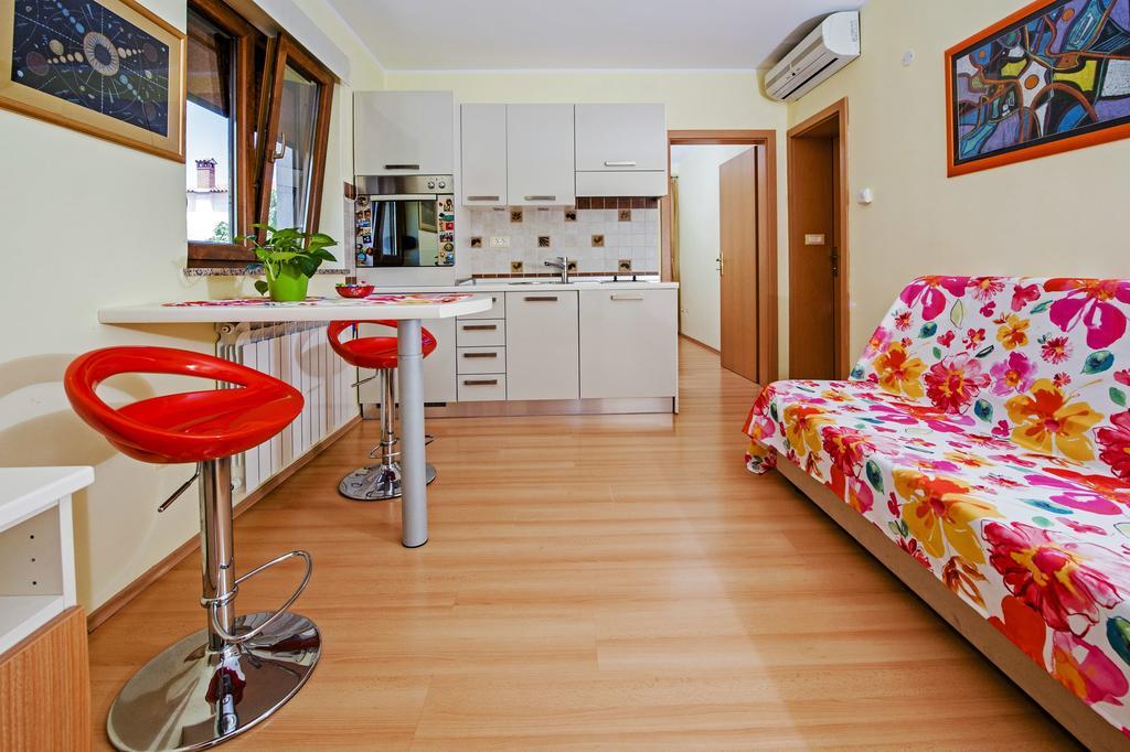 Apartments Karmen Ровинь Экстерьер фото
