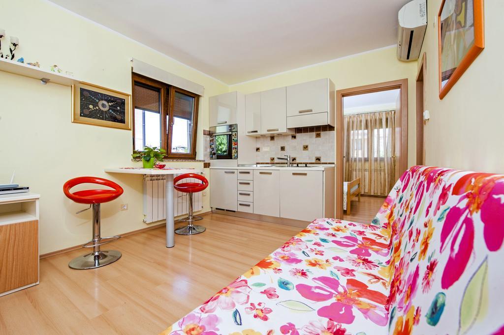 Apartments Karmen Ровинь Экстерьер фото
