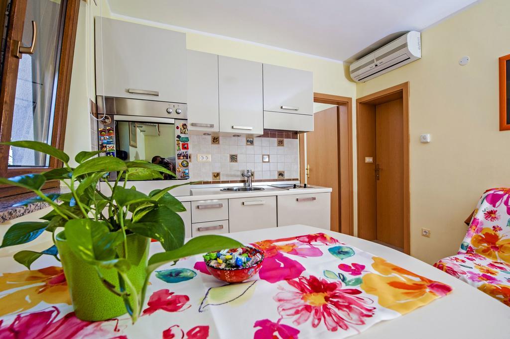 Apartments Karmen Ровинь Экстерьер фото